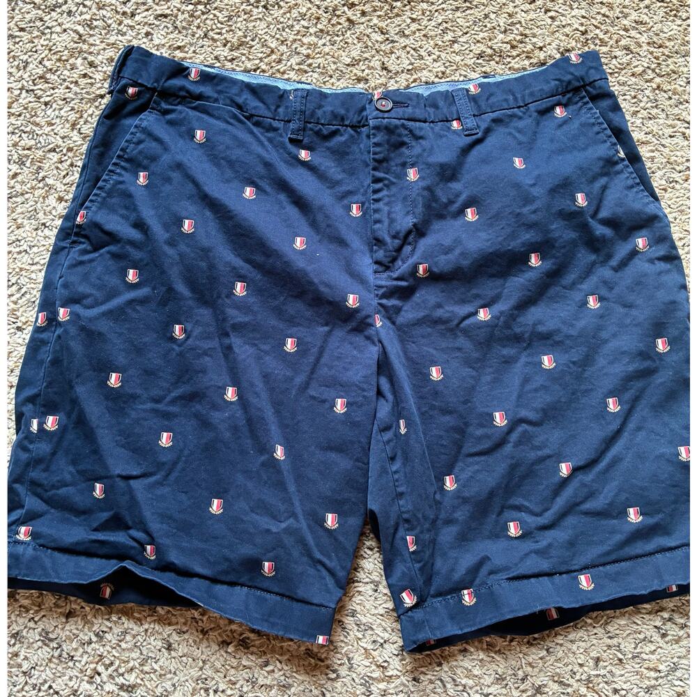 Tommy Hilfiger Men’s Shorts Size 38 Flags Crest Graphic Print TH Flex Chino